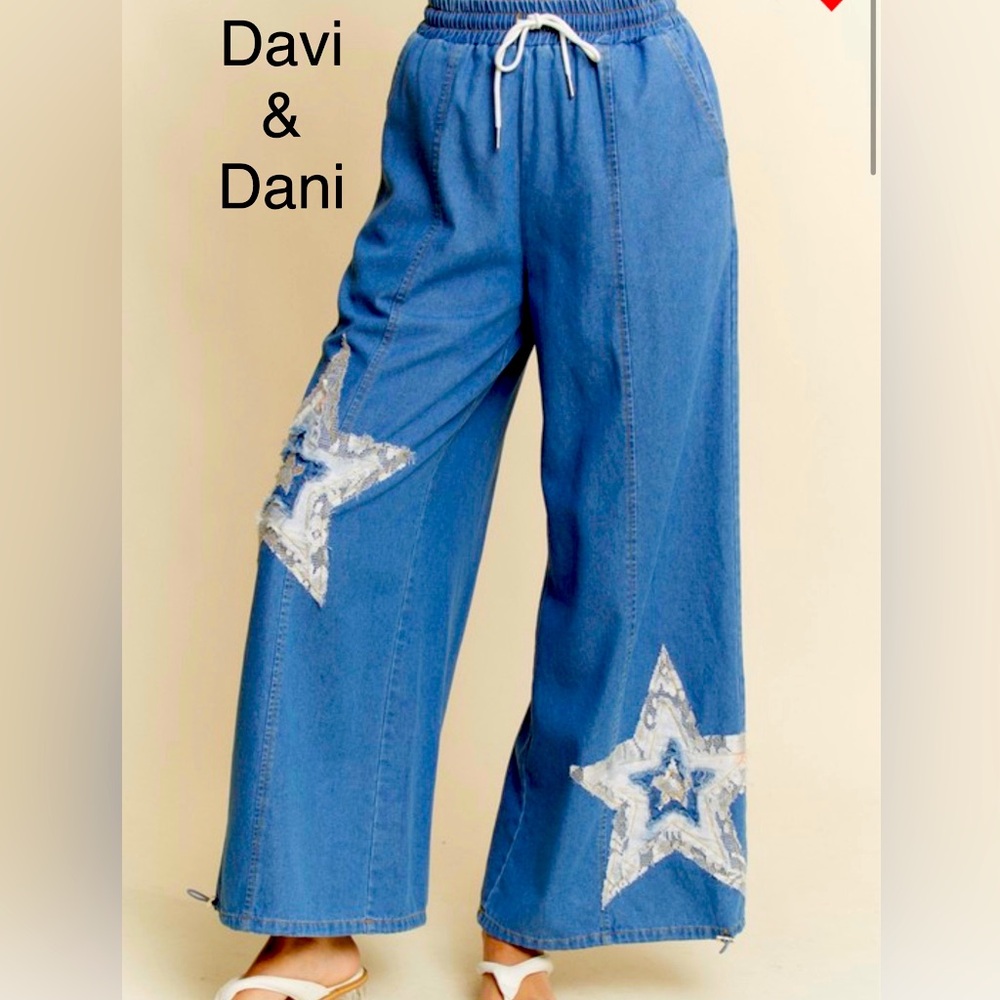 BPB13-1💙🤍Davi & Dani delicious Blue Star embellished jeans w/elastic tie waist!
